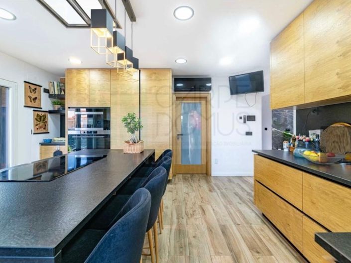 Image No.23-4 Bed House for sale