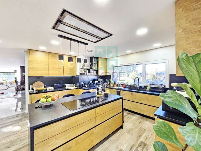 Image No.26-4 Bed House for sale