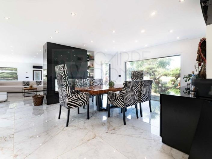 Image No.28-4 Bed House for sale