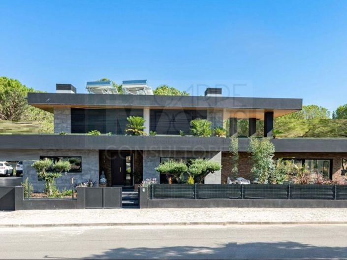 Image No.8-4 Bed House for sale