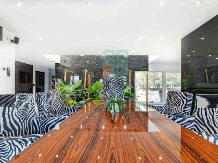 Image No.30-4 Bed House for sale