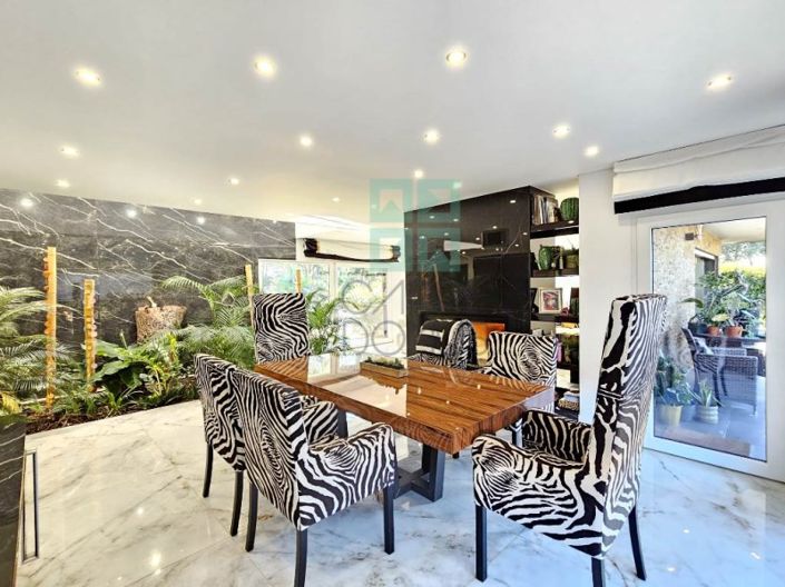 Image No.32-4 Bed House for sale