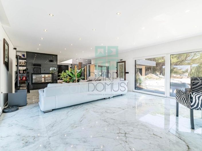 Image No.37-4 Bed House for sale