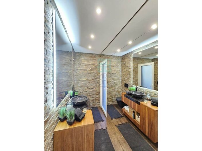 Image No.43-4 Bed House for sale