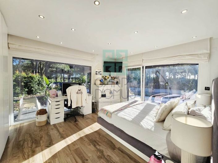 Image No.51-4 Bed House for sale