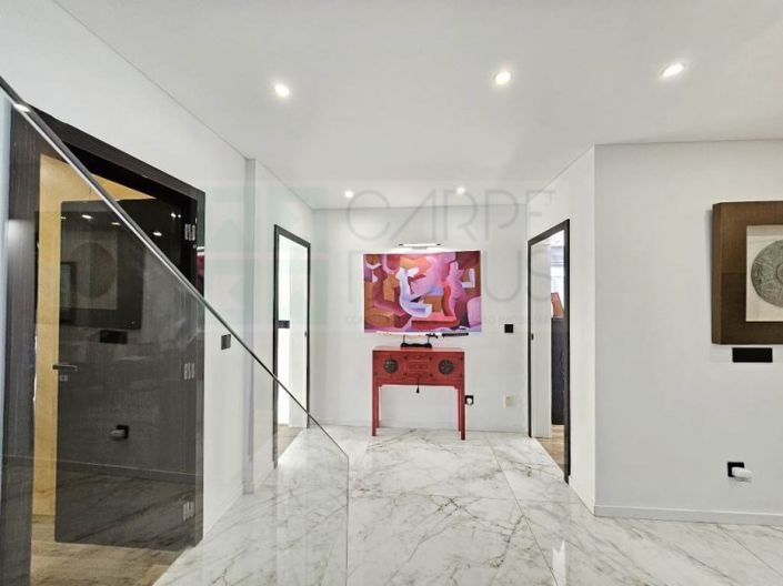 Image No.54-4 Bed House for sale