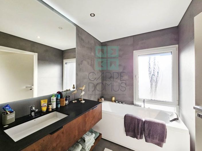 Image No.57-4 Bed House for sale