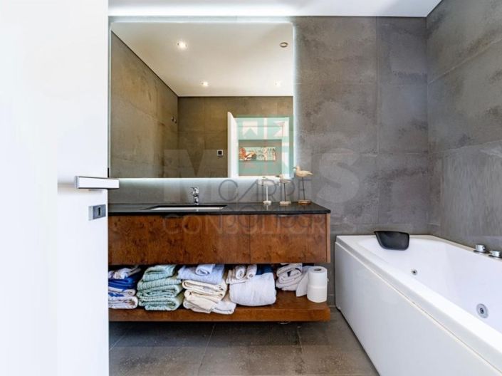 Image No.58-4 Bed House for sale