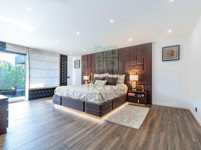 Image No.7-4 Bed House for sale