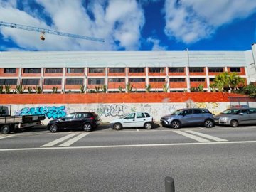 1 - Amadora, Propriété