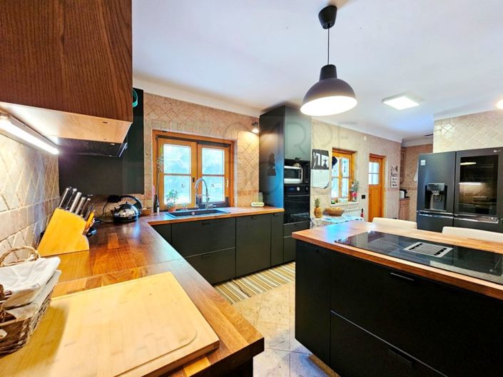 Image No.19-4 Bed House for sale