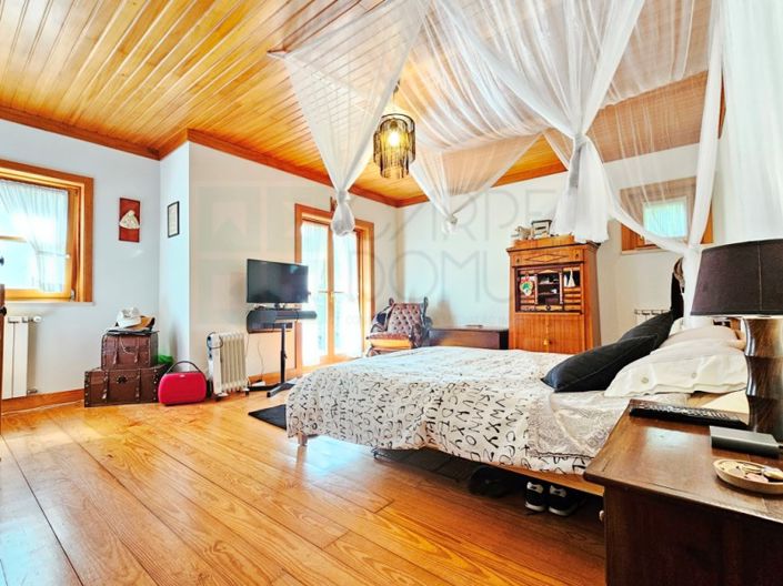 Image No.24-4 Bed House for sale