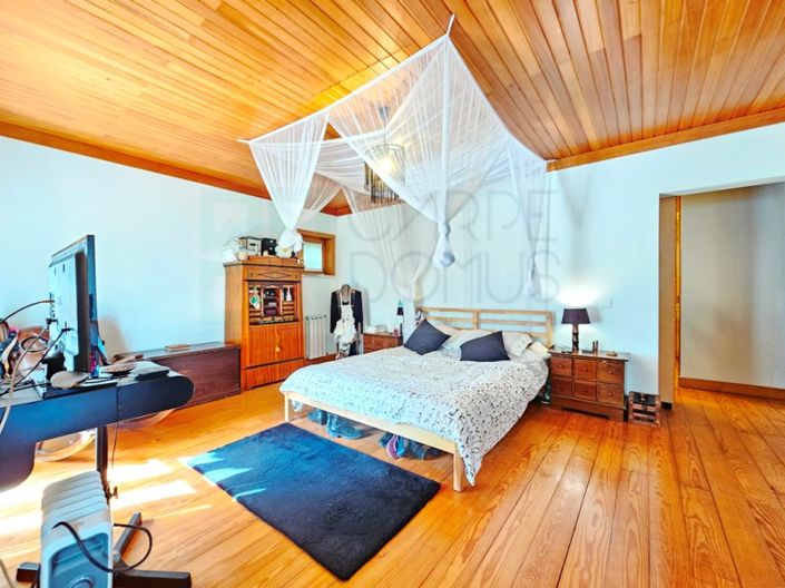 Image No.25-4 Bed House for sale