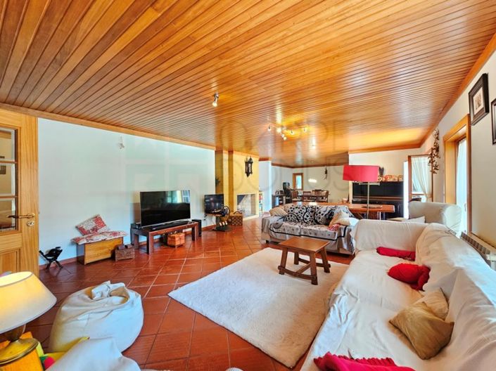 Image No.3-4 Bed House for sale