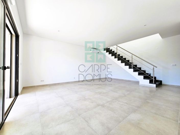 Image No.12-4 Bed Apartment for sale