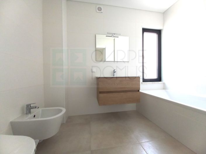 Image No.13-4 Bed Apartment for sale