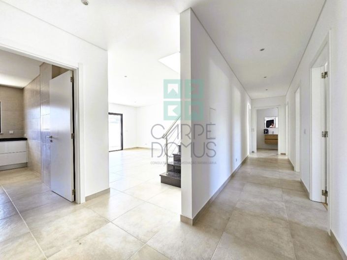 Image No.13-4 Bed Apartment for sale