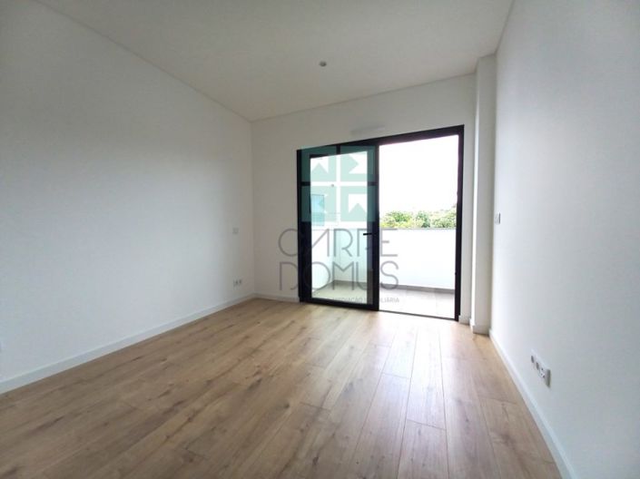 Image No.18-4 Bed Apartment for sale