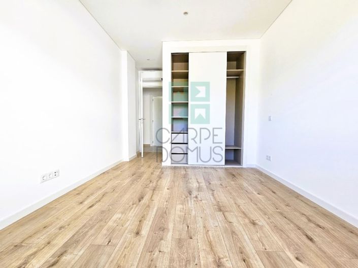 Image No.23-4 Bed Apartment for sale