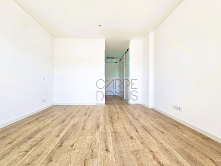 Image No.26-4 Bed Apartment for sale