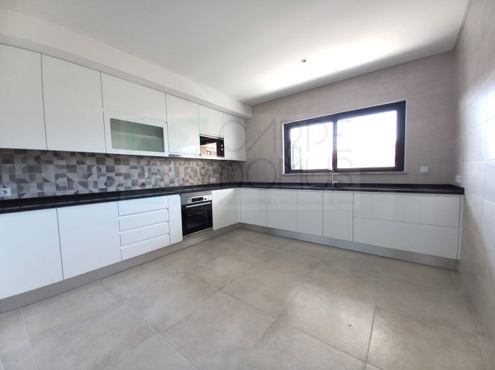 Image No.8-4 Bed Apartment for sale