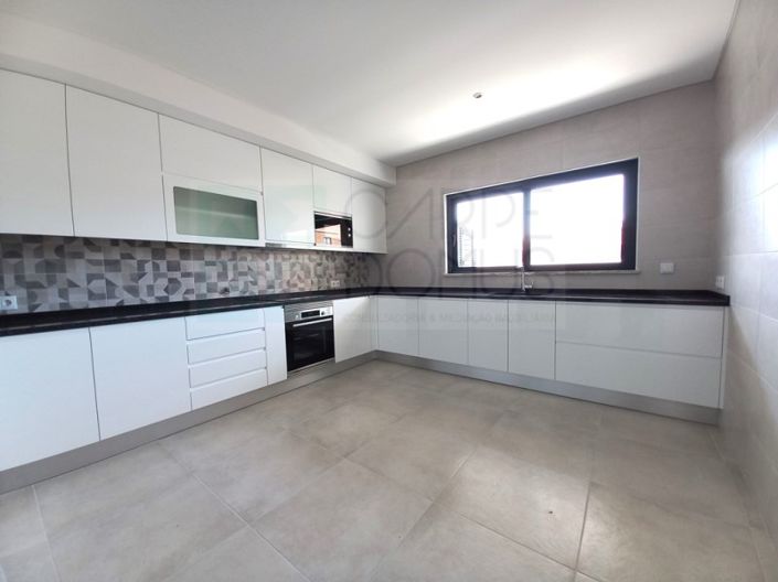 Image No.8-4 Bed Apartment for sale