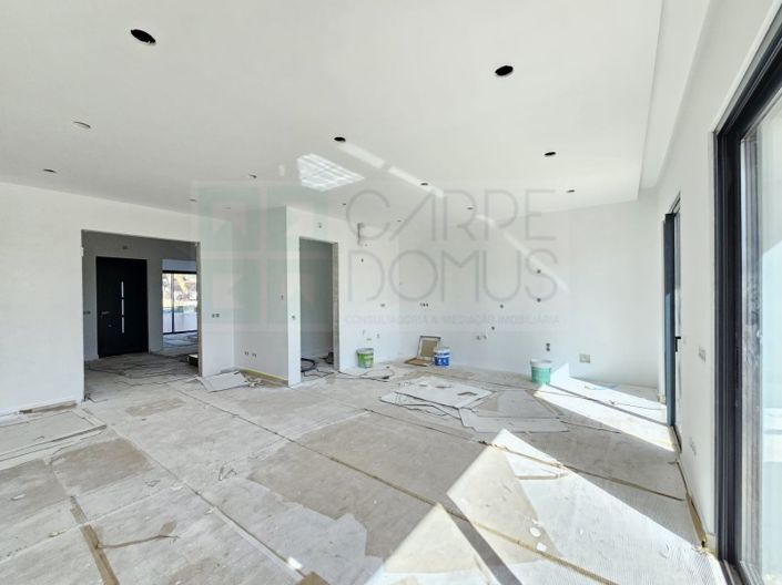 Image No.15-4 Bed House for sale