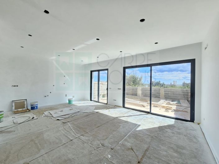 Image No.2-4 Bed House for sale