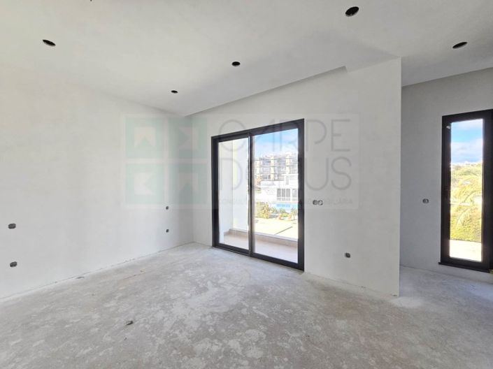 Image No.26-4 Bed House for sale