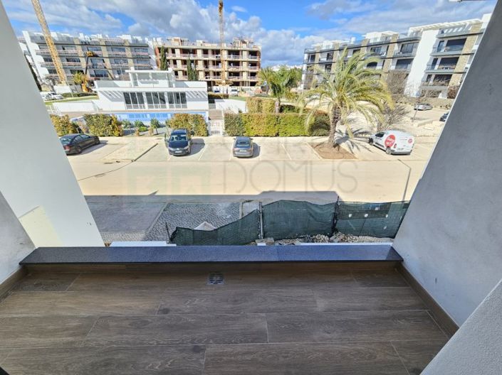 Image No.27-4 Bed House for sale