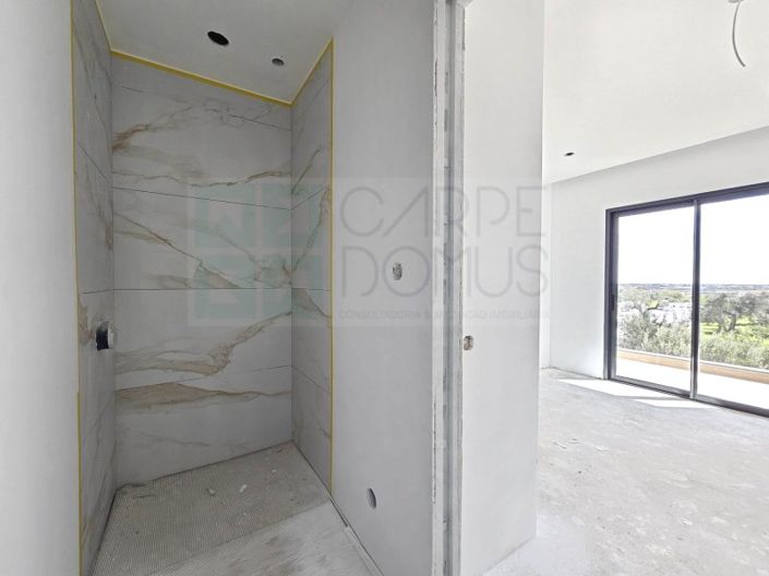 Image No.32-4 Bed House for sale