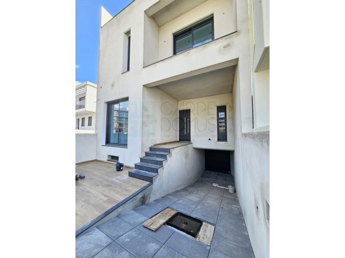 Image No.6-4 Bed House for sale