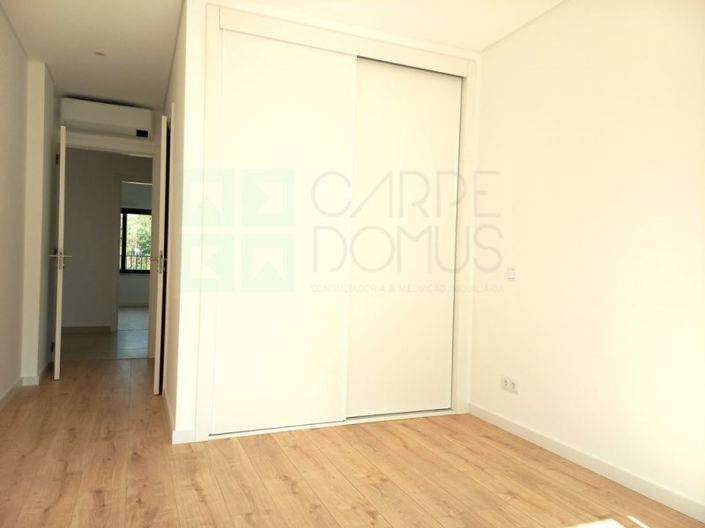 Image No.17-4 Bed Apartment for sale