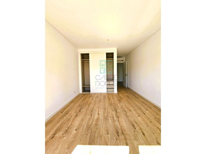 Image No.19-4 Bed Apartment for sale