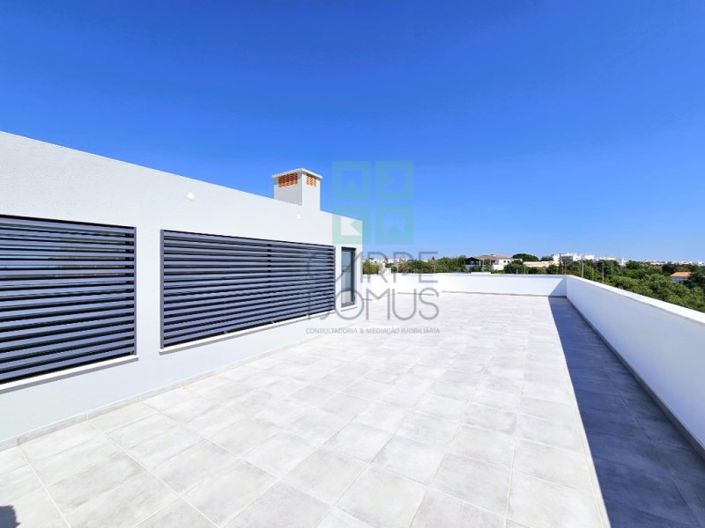 Image No.2-4 Bed Apartment for sale