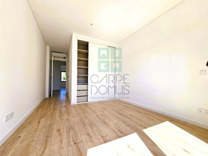 Image No.21-4 Bed Apartment for sale