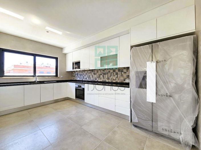 Image No.6-4 Bed Apartment for sale