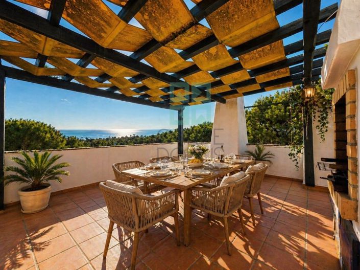 Image No.4-2 Bed House for sale