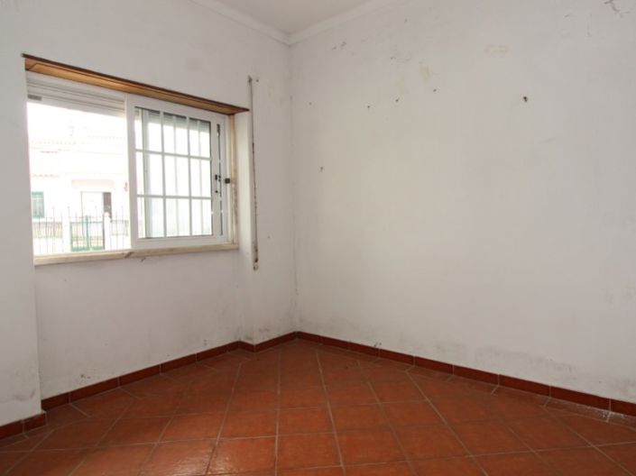 Image No.11-3 Bed House for sale