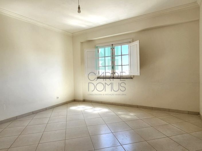 Image No.25-2 Bed Apartment for sale