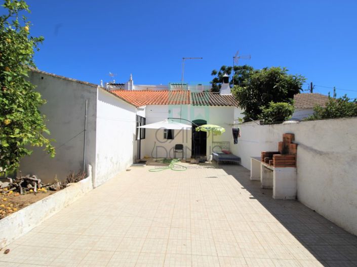 Image No.26-4 Bed House for sale