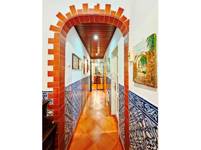 Image No.10-6 Bed House for sale