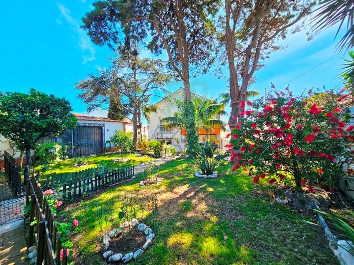 Image No.10-6 Bed House for sale