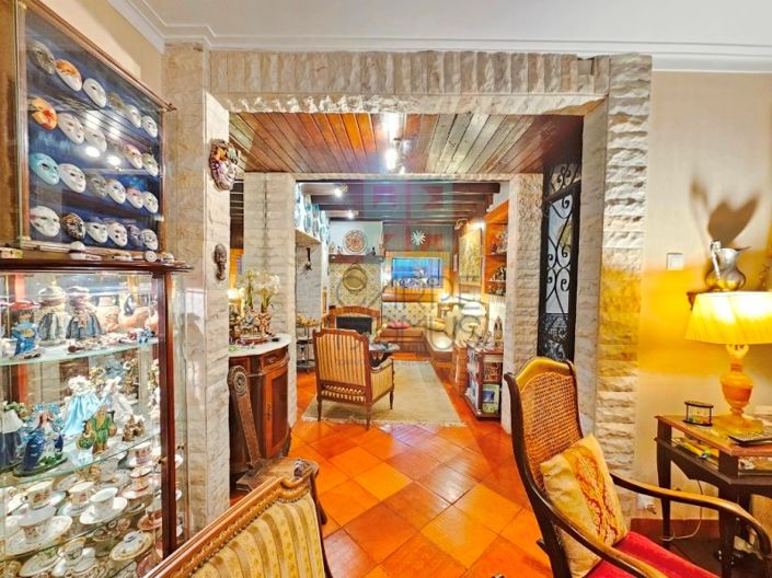 Image No.12-6 Bed House for sale