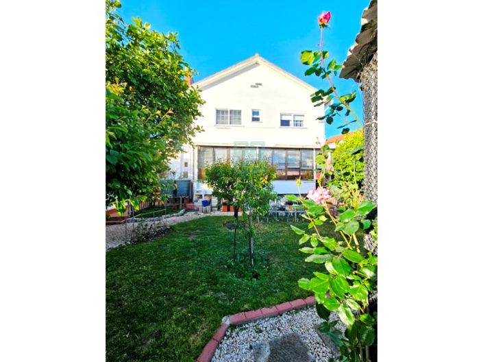 Image No.2-6 Bed House for sale