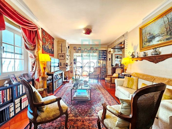 Image No.21-6 Bed House for sale