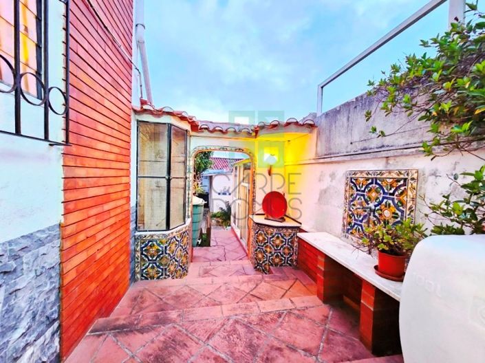 Image No.27-6 Bed House for sale