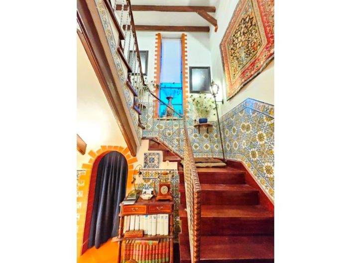 Image No.28-6 Bed House for sale