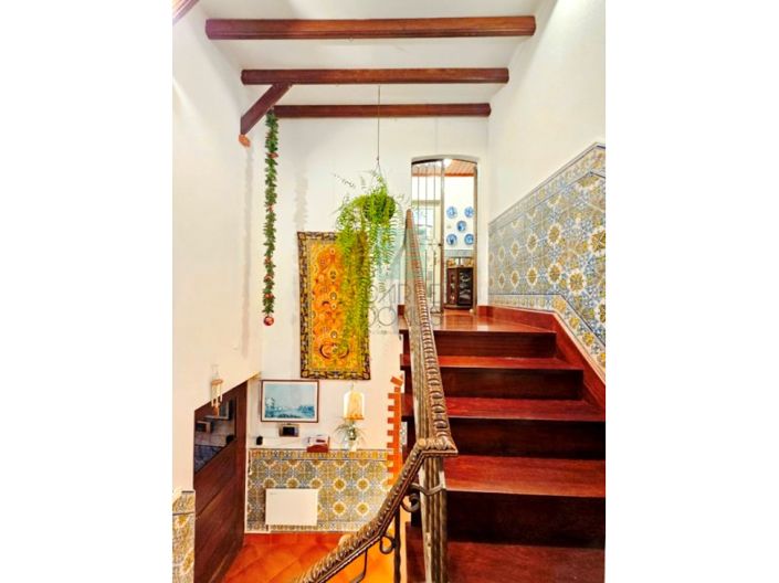 Image No.29-6 Bed House for sale