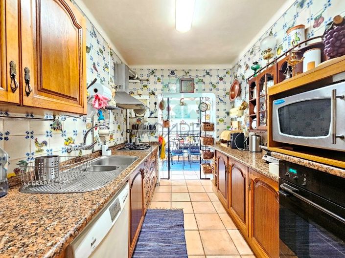 Image No.34-6 Bed House for sale